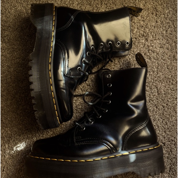 Selling Dr. Martens Jadon in black